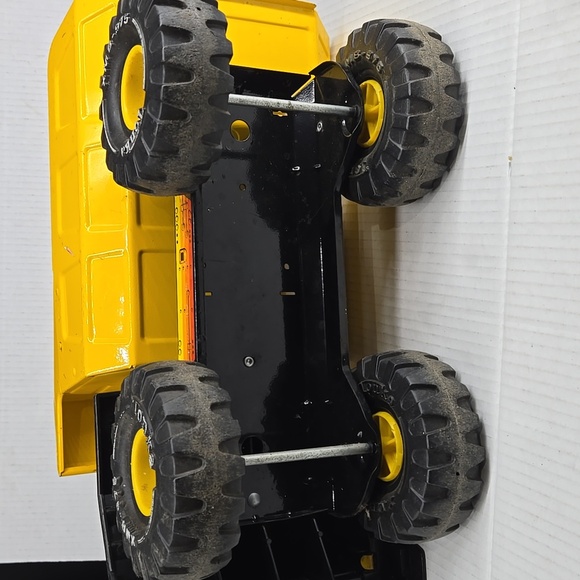 Tonka Classic Metal Turbo Diesel Yellow Dump Truck - Picture 12 of 16